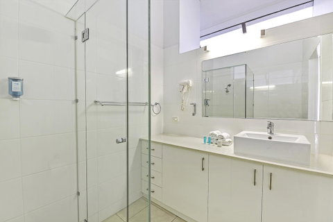 Broadbeach Travel Inn Apartments - ACT Tourism 15