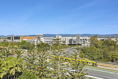 Broadbeach Travel Inn Apartments - ACT Tourism 7
