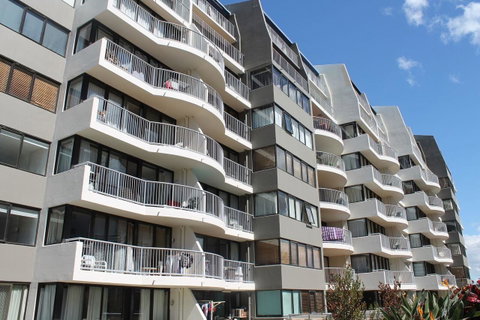 Broadbeach Travel Inn Apartments - ACT Tourism 6