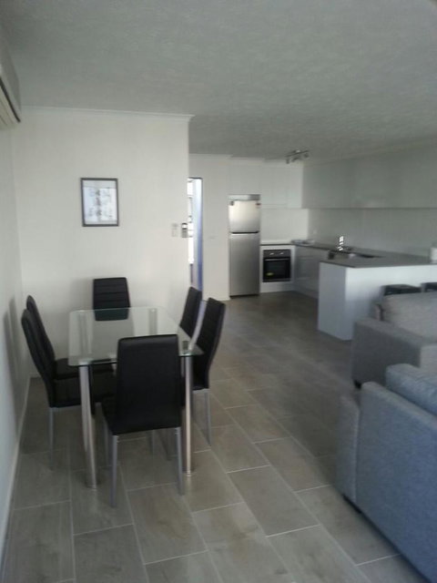 Broadbeach Travel Inn Apartments - ACT Tourism 39