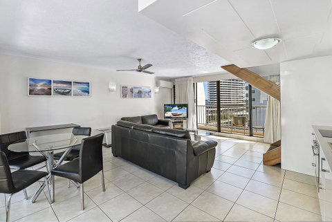 Broadbeach Travel Inn Apartments - ACT Tourism 9