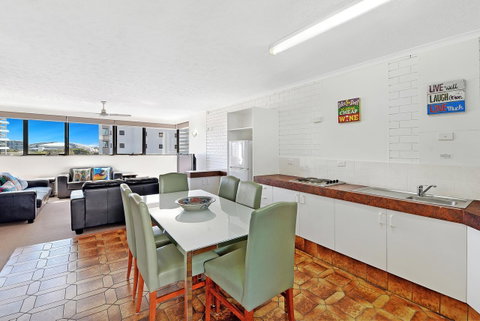 Broadbeach Travel Inn Apartments - ACT Tourism 18