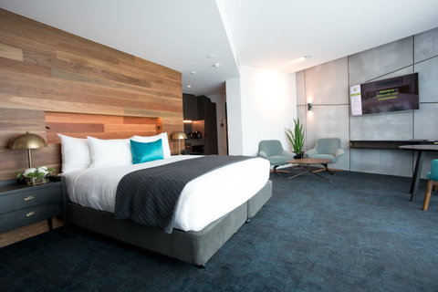 Eatons Hill Hotel - ACT Tourism 35