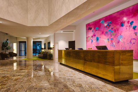 Eatons Hill Hotel - ACT Tourism 0