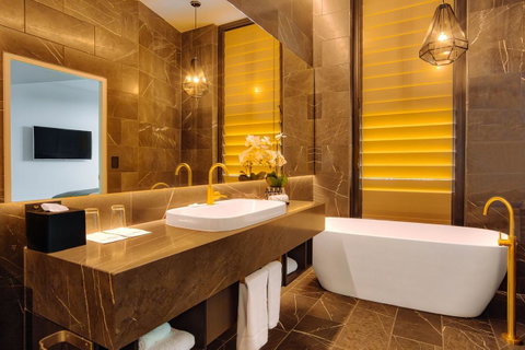 Eatons Hill Hotel - ACT Tourism 14
