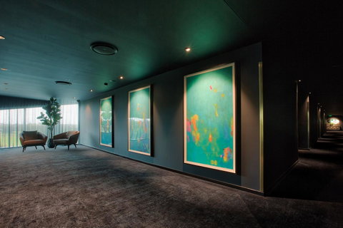 Eatons Hill Hotel - ACT Tourism 9