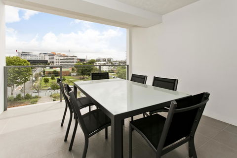 Arise Princess Regent Apartments - ACT Tourism 2