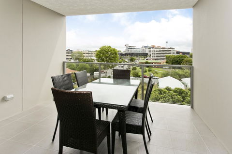 Arise Princess Regent Apartments - ACT Tourism 10