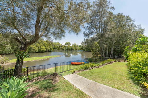 Waterfront Theme Park Getaway - ACT Tourism 20