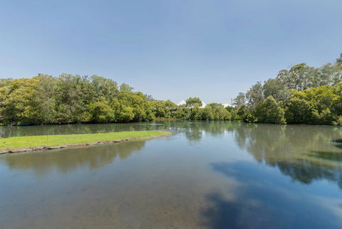 Waterfront Theme Park Getaway - ACT Tourism 24
