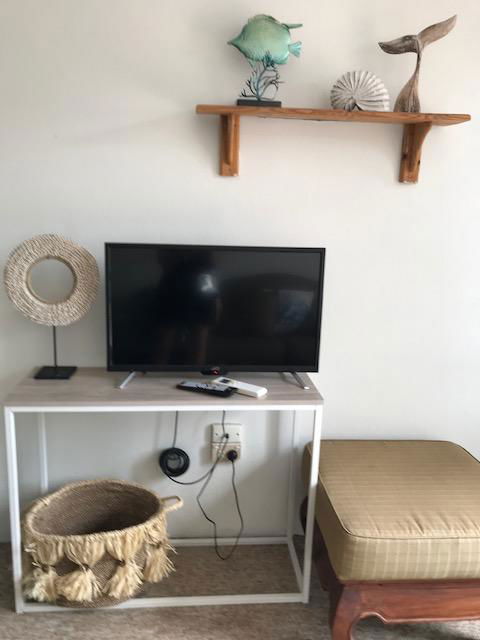 Location! 2BR Town View Unit In Centre Of Airlie. - ACT Tourism 13
