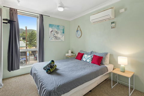 Location! 2BR Town View Unit In Centre Of Airlie. - ACT Tourism 0