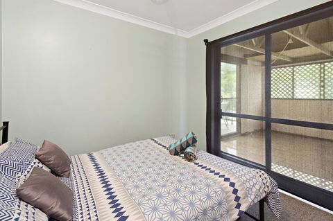 Location! 2BR Town View Unit In Centre Of Airlie. - ACT Tourism 5