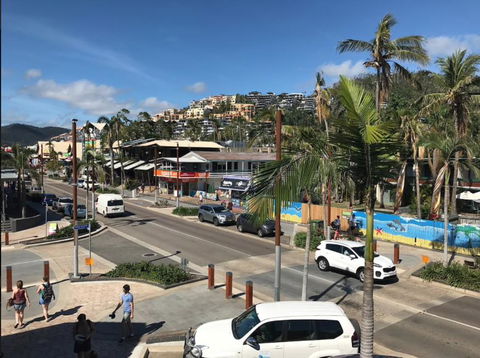 Location! 2BR Town View Unit In Centre Of Airlie. - ACT Tourism 20