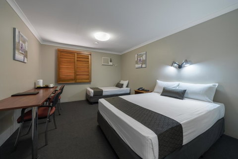 Cosmopolitan Motel & Serviced Apartments - ACT Tourism 4