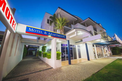 Cosmopolitan Motel & Serviced Apartments - ACT Tourism 0