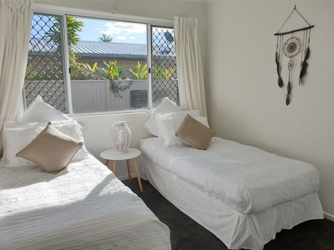 Beautiful Home- Walk To Beach-Short Drive To Noosa - ACT Tourism 5