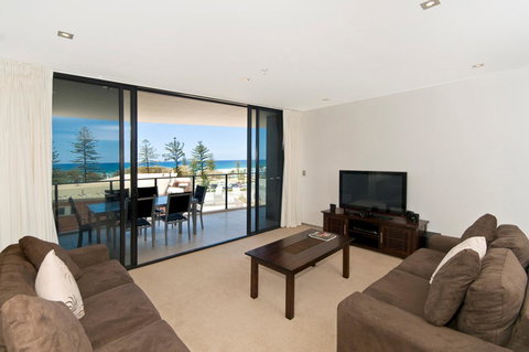 Ambience On Burleigh Beach - ACT Tourism 28