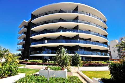 Ambience On Burleigh Beach - ACT Tourism 32