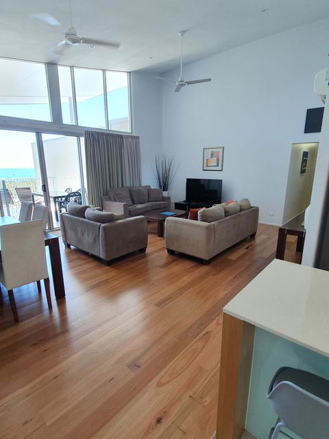 Azure Sea Whitsunday Resort - ACT Tourism 21