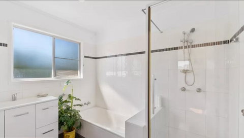 Highland House - ACT Tourism 12