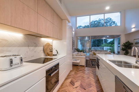 Noosa Villas - ACT Tourism 15