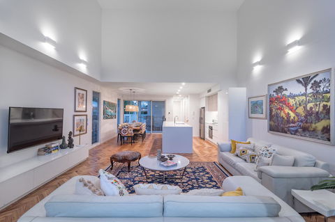 Noosa Villas - ACT Tourism 8