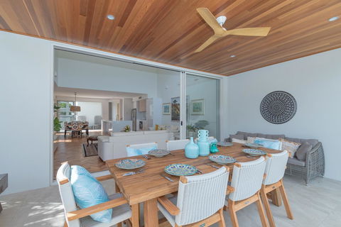 Noosa Villas - ACT Tourism 16
