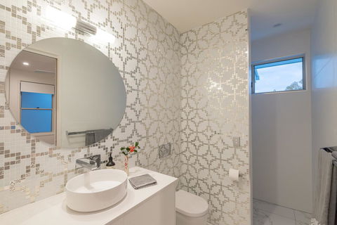 Noosa Villas - ACT Tourism 6