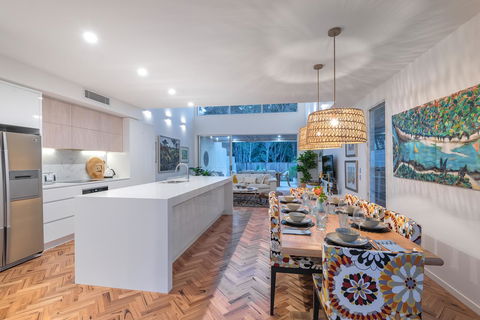 Noosa Villas - ACT Tourism 17