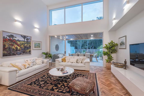 Noosa Villas - ACT Tourism 1