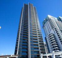 High Floor Ocean View Suites Broadbeach - ACT Tourism