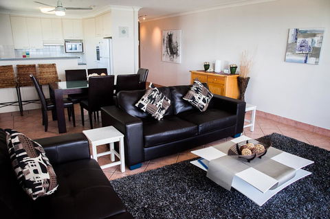 Elouera Tower - ACT Tourism 9