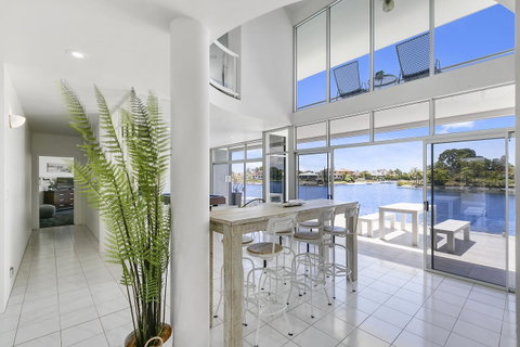 Havana Blue - Large 4 Bedroom Family Home - ACT Tourism 9