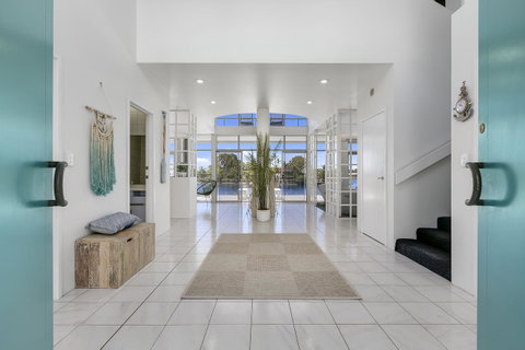 Havana Blue - Large 4 Bedroom Family Home - ACT Tourism 3