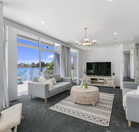 Havana Blue - Large 4 Bedroom Family Home - ACT Tourism