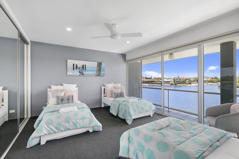 Havana Blue - Large 4 Bedroom Family Home - ACT Tourism 16