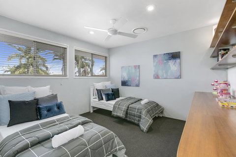 Havana Blue - Large 4 Bedroom Family Home - ACT Tourism 17