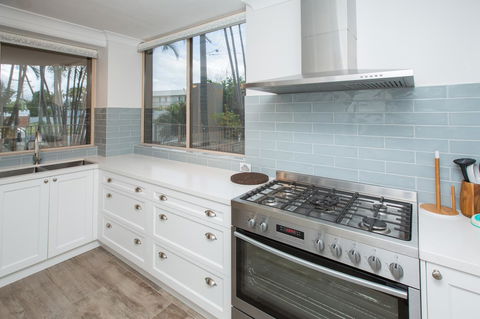 Miami Beachside Holiday Apartments - ACT Tourism 12