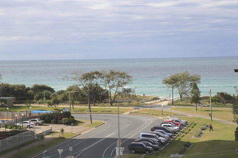 Hi Ho Beach Apartments On Broadbeach - ACT Tourism 41