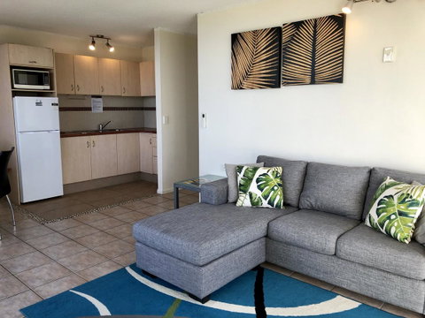 Hi Ho Beach Apartments On Broadbeach - ACT Tourism 1