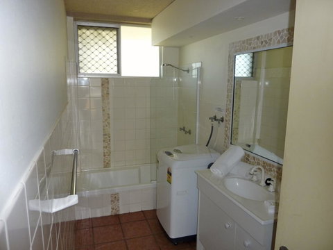 Hi Ho Beach Apartments On Broadbeach - ACT Tourism 37