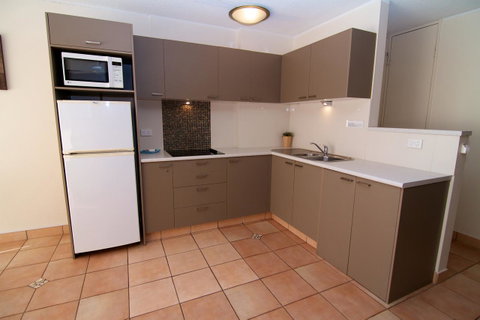 Hi Ho Beach Apartments On Broadbeach - ACT Tourism 27