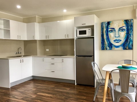 Hi Ho Beach Apartments On Broadbeach - ACT Tourism 13