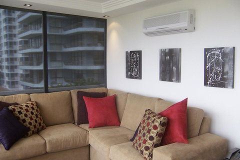 Hi Ho Beach Apartments On Broadbeach - ACT Tourism 28