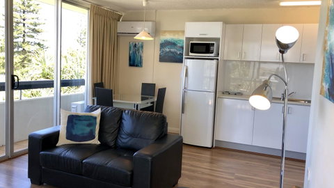 Hi Ho Beach Apartments On Broadbeach - ACT Tourism 14