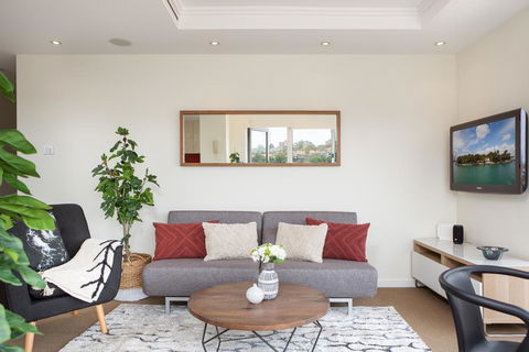 Waterside Mosman Bay Apartment W Stunning Views - ACT Tourism 1