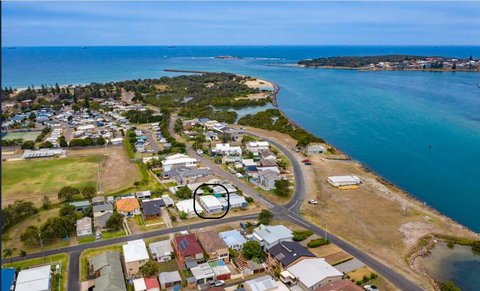 Waterside Retreat - ACT Tourism 3