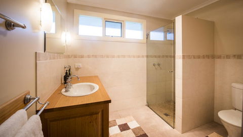 Wattle Grove Homestead Bed & Breakfast - ACT Tourism 3