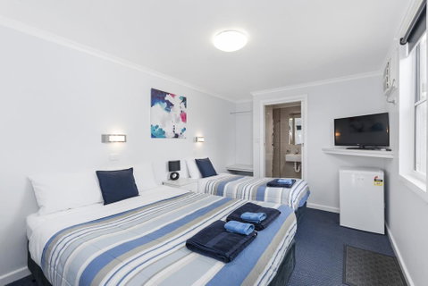 Wattle Grove Motel Maryborough - ACT Tourism 1